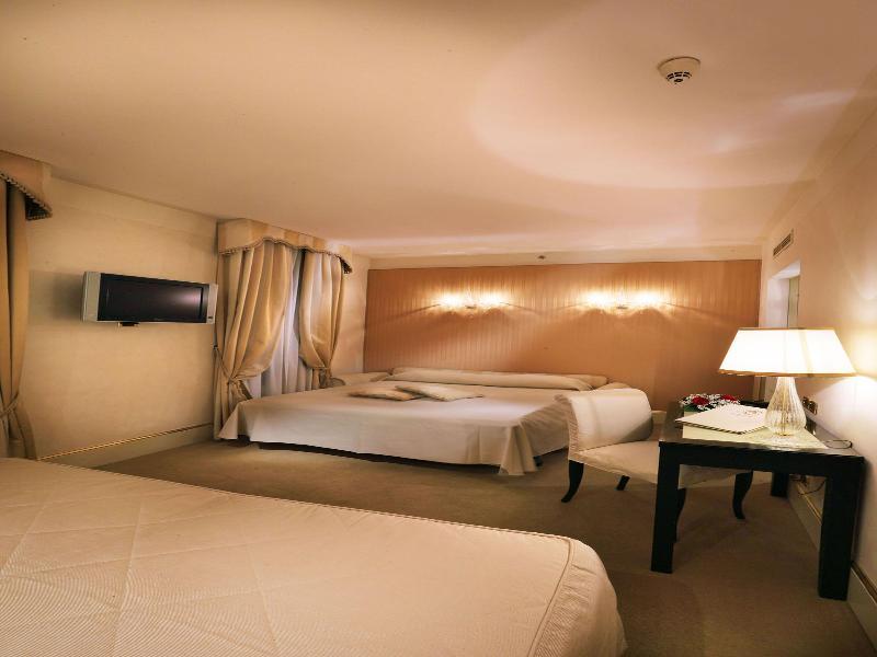 Hotel A La Commedia 4*