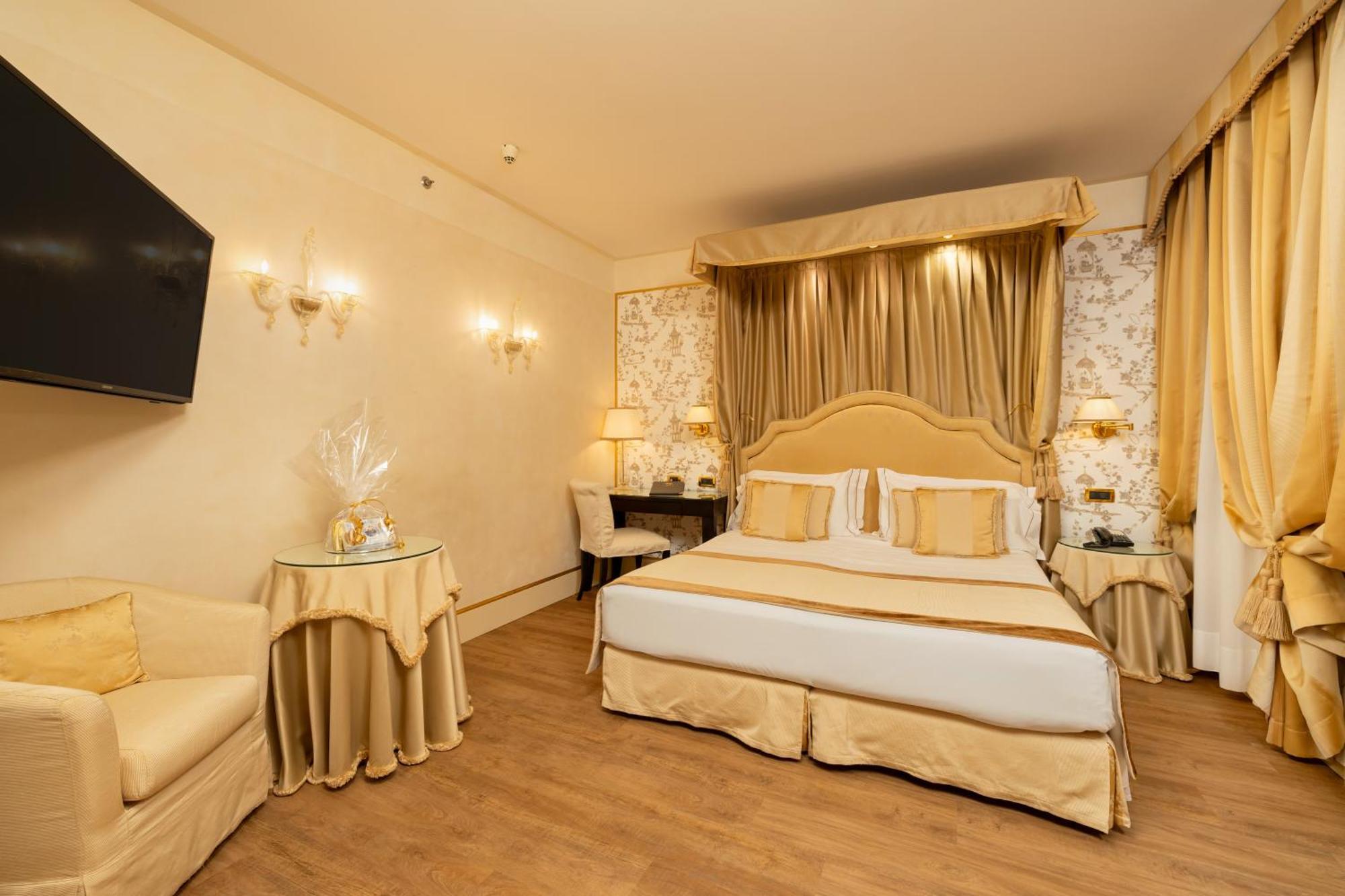 Hotel A La Commedia Venice