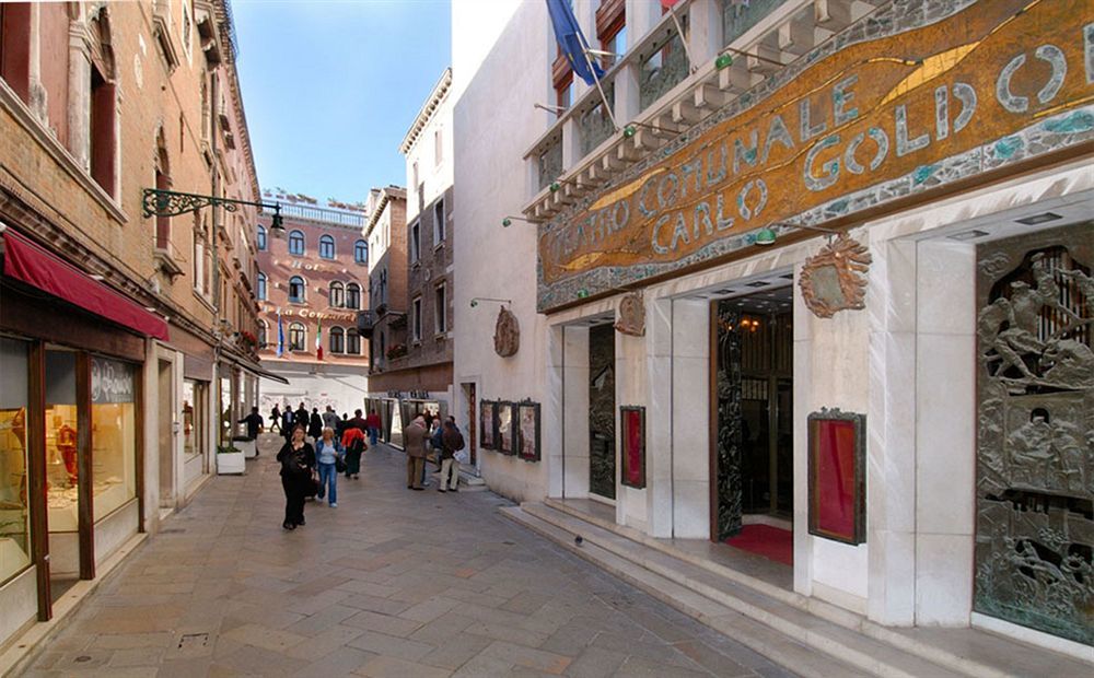 A La Commedia Hotel